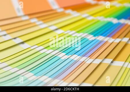 Livre de nuances de couleurs. Catalogue d'échantillons de couleurs Rainbow. Guide des couleurs pour la conception Banque D'Images
