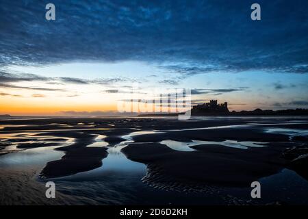 Sunrise Bamburgh Banque D'Images