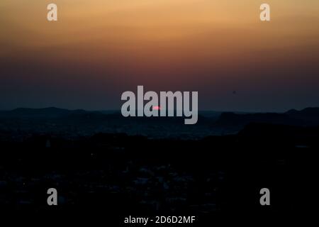 Coucher de soleil à Jodhpur vue aérienne de la ville depuis le sommet de Mehrangarh Ou le fort de Mehran Banque D'Images