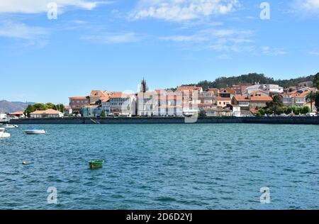 Corcubion, Espagne. 5 juillet 2020. Petit village de pêcheurs à la célèbre Rias Baixas. Province de la Corogne, région de Galice. Banque D'Images