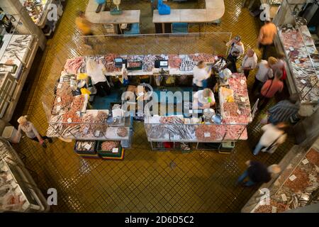 18.06.2020, Rijeka, Primorje-Gorski Kotar, Croatie - dans l'ancien marché aux poissons du port. 00A200618D079CAROEX.JPG [AUTORISATION DU MODÈLE : NON, PROPRIÉTÉ R Banque D'Images