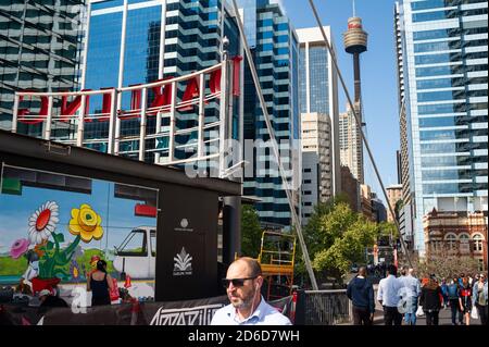 26.09.2019, Sydney, Nouvelle-Galles du Sud, Australie - CityScape avec des bâtiments de personnes et de bureaux près de Darling Harbour et la ligne d'horizon de la ville d'affaires