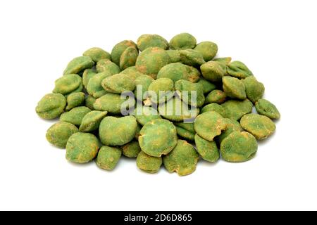 Arachides Wasabi sur fond blanc Banque D'Images