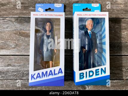 Le candidat démocrate Joe Biden et son adjoint Kamala Harris comme des figures d'action Banque D'Images