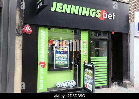 Londres, UK - 7 juillet 2016 : Les paris sportifs boutique Jennings Bet à Londres. Jennings a pari bookmaker 100 magasins au Royaume-Uni. Banque D'Images