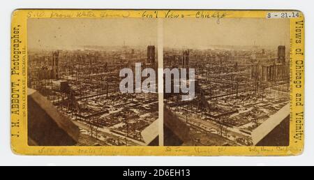 Vue vers le sud-ouest depuis la Chicago Water Tower après le feu de 1871, Chicago, Illinois. On peut voir l'église épiscopale Saint-Jacques et la cathédrale du Saint-Nom Banque D'Images