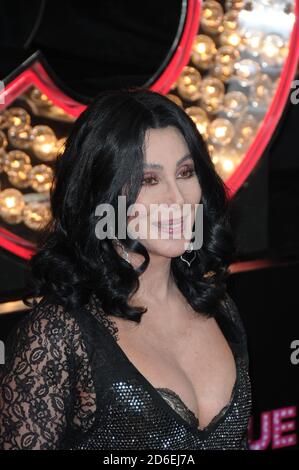 Cher arrive à LA première de 'Burlesque' au Grauman's Chinese Theatre, Hollywood Banque D'Images