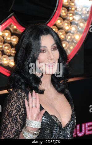 Cher arrive à LA première de 'Burlesque' au Grauman's Chinese Theatre, Hollywood Banque D'Images