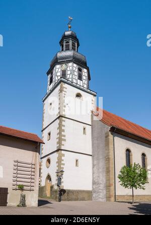 Allemagne, Bade-Wurtemberg, Kraichtal-Gochsheim, Saint-Martinskirche, église Saint-Martin, clocher à colombages, capot d'oignon en ardoise et lanterne Banque D'Images