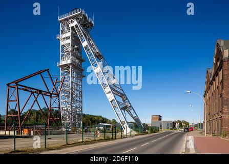 Deautschland, Dorsten-Hervest, Lippe, Ruhr, Hohe Mark Westmuensterland nature Park, Muensterland, Westphalie, Rhénanie-du-Nord-Westphalie, Rhénanie-du-Nord-Westphalie, ancienne mine de charbon dur Fuerst Leopold 1/2, Foerderturm 2, conversion au quartier Créativ Fuerst Leopold avec commerce et gastronomie locale *** Légende locale *** Banque D'Images