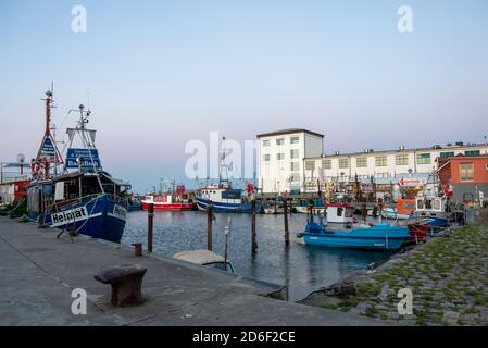 Allemagne, Mecklembourg-Poméranie occidentale, Île de Ruegen, Mer Baltique, port de Sassnitz Banque D'Images