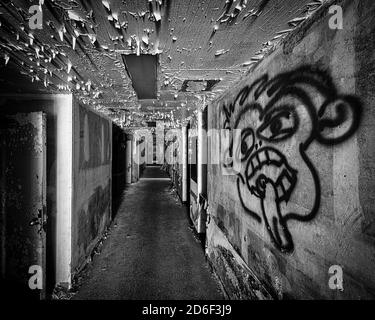 Le couloir de l'hôpital abandonné de la prison d'État de Joliet se trouve au 1125, rue Collins, à Joliet, Illinois Banque D'Images