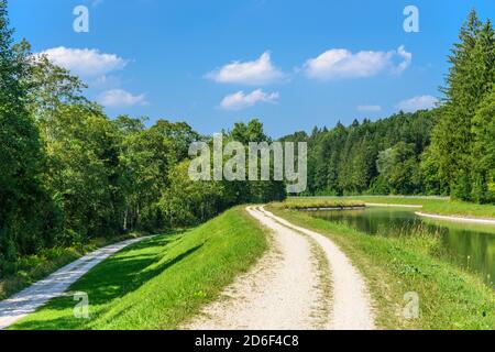 Allemagne, Bavière, haute-Bavière, Tölzer Land, Egling, quartier Aumühle, Mühltalkanal Banque D'Images