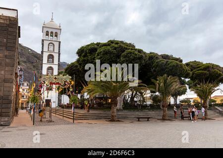 Plaza de la Libertad - place centrale à Garachico dans la lumière du soir, au nord-ouest de Ténérife, Espagne Banque D'Images