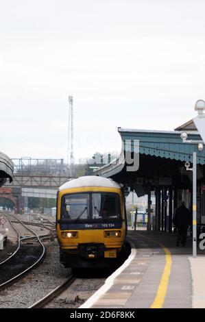 165124 sur la plate-forme 4 de Didcot Parkway avec un service vers l'est. Banque D'Images