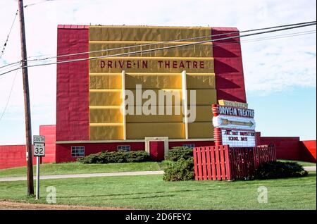 Drive-In Theatre, route 32, Kenosha, Wisconsin, Etats-Unis, John Margolies Roadside America Photograph Archive, 1977 Banque D'Images