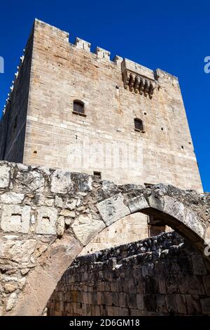 Le château de Kolossi près de Limassol à Chypre a été construit pour la première fois vers 1210 Qui était un fort fief des Croisés et est une destination de voyage populaire touris Banque D'Images