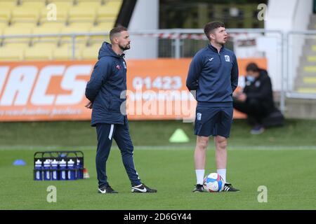 Harrogate, Yorkshire, Royaume-Uni. 17 octobre 2020. Craig Rutherford, de Barrow, qui prend temporairement en charge l'équipe avec Sam Aird après que le Manager de Barrow David Dunn ait été testé positif pour la COVID 19 lors du match Sky Bet League 2 entre Harrogate Town et Barrow à Wetherby Road, Harrogate, le samedi 17 octobre 2020. (Credit: Mark Fletcher | MI News) Credit: MI News & Sport /Alay Live News Banque D'Images
