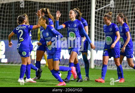 Oostakker, Belgique. 16 octobre 2020. Les joueurs de Gent avec Silke Vanwynsberghe (21 Gent) célèbrent après avoir marquant un but lors d'un match de football féminin entre AA Gent Ladies et Sporting Charleroi Feminin le cinquième jour de match de la saison 2020 - 2021 de la Super League belge Scooore Womens, vendredi 16 octobre 2020 à Oostakker, Belgique . PHOTO SPORTPIX.BE | SPP | DAVID CATRY David Catry | Sportpix.be | SPP Credit: SPP Sport Press photo. /Alamy Live News Banque D'Images