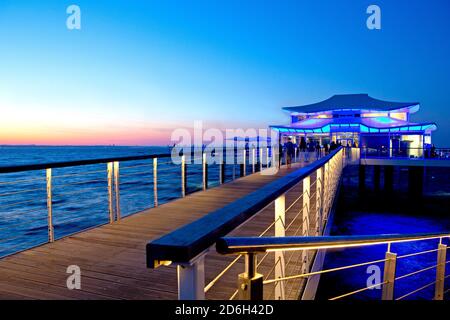 Allemagne, Schleswig-Holstein, Timmendorfer Strand, Seeschlösschenbrücke Banque D'Images