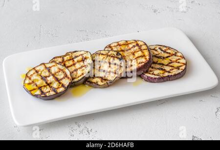 Tranches d'aubergine grillées à l'huile d'olive Banque D'Images
