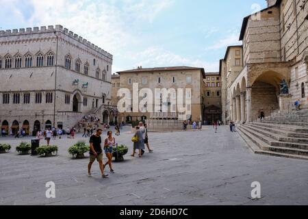 Pérouse - août 2019 : Piazza IV novembre, place du centre-ville Banque D'Images