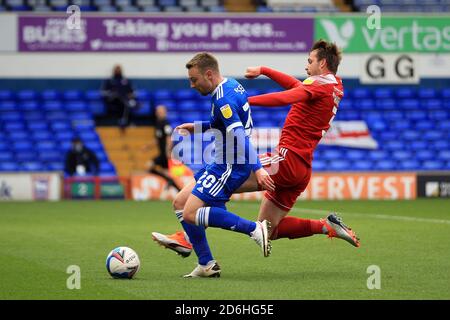 Ipswich, Royaume-Uni. 17 octobre 2020. Freddie Sears de Ipswich Town (L) prend un coup de feu au but. EFL Skybet football League One Match, Ipswich Town v Accrrington Stanley au stade Portman Road à Ipswich, Suffolk, le samedi 17 octobre 2020. Cette image ne peut être utilisée qu'à des fins éditoriales. Utilisation éditoriale uniquement, licence requise pour une utilisation commerciale. Aucune utilisation dans les Paris, les jeux ou les publications d'un seul club/ligue/joueur. photo par Steffan Bowen/Andrew Orchard sports photographie/Alay Live news crédit: Andrew Orchard sports photographie/Alay Live News Banque D'Images