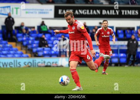 Ipswich, Royaume-Uni. 17 octobre 2020. Matt Butcher d'Accrington Stanley prend un coup de feu à l'objectif. EFL Skybet football League One Match, Ipswich Town v Accrrington Stanley au stade Portman Road à Ipswich, Suffolk, le samedi 17 octobre 2020. Cette image ne peut être utilisée qu'à des fins éditoriales. Utilisation éditoriale uniquement, licence requise pour une utilisation commerciale. Aucune utilisation dans les Paris, les jeux ou les publications d'un seul club/ligue/joueur. photo par Steffan Bowen/Andrew Orchard sports photographie/Alay Live news crédit: Andrew Orchard sports photographie/Alay Live News Banque D'Images