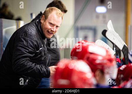 Horsholm, Danemark. 16 octobre 2020. Erik Haed, entraîneur Erik Hajlmarsson de Rungsted Seier Capital, vu dans le match de hockey sur glace de Metalligaen entre Rungsted Seier Capital et Odense Bulldogs à Bitcoin Arena à Horsmolm. (Crédit photo : Gonzales photo/Alamy Live News Banque D'Images