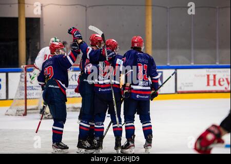 Horsholm, Danemark. 16 octobre 2020. Les joueurs de Rungsted Seier Capital célèbrent un but lors du match de hockey sur glace Metaligaen entre Rungsted Seier Capital et Odense Bulldogs à Bitcoin Arena à Horsmolm. (Crédit photo : Gonzales photo/Alamy Live News Banque D'Images