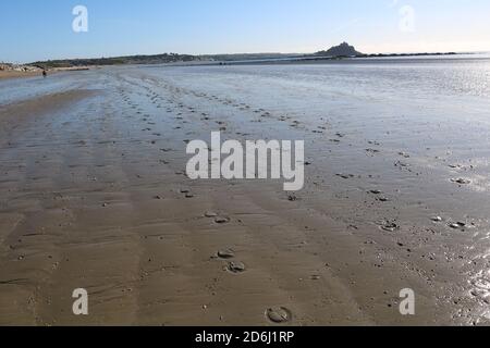 St Michaels Mount, Penzance, Cornwall, Royaume-Uni. 12/10/2020 St Michael's Mount est une île marémotrice située dans la baie de Mount, à Cornwall, au Royaume-Uni. Le t Banque D'Images