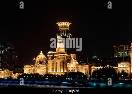 Voyage en bateau Shanghai de nuit, le Bund, Waitan, gratte-ciels, Hong Kong, Shanghai, Shanghai Shi, Chine Banque D'Images