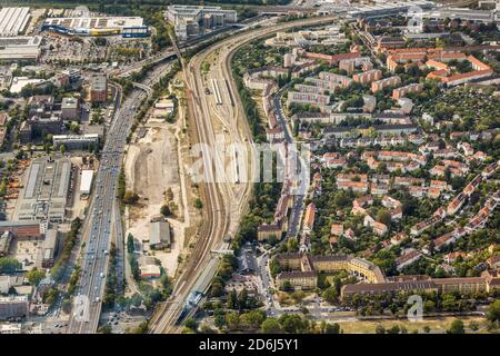 Autoroute de la ville A 100 via Tempelhof en direction ouest, Berlin, Allemagne Banque D'Images