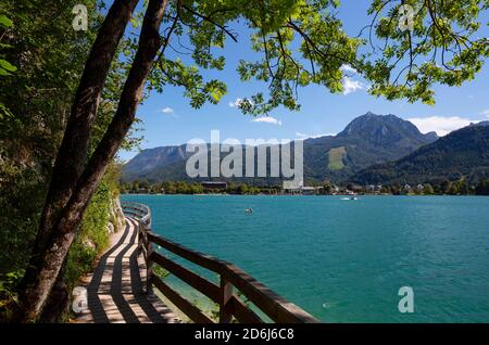 Buerglsteig avec Rettenkogel, Strobl am Wolfgangsee, Salzkammergut, pays de Salzbourg, Autriche Banque D'Images