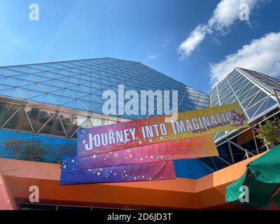 Orlando,FL/USA-10/17/20: L'extérieur de The Journey to imagination dans le parc thématique EPCOT de Disney World. Banque D'Images