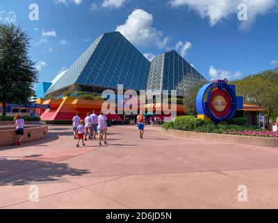 Orlando,FL/USA-10/17/20: L'extérieur de The Journey to imagination dans le parc thématique EPCOT de Disney World. Banque D'Images