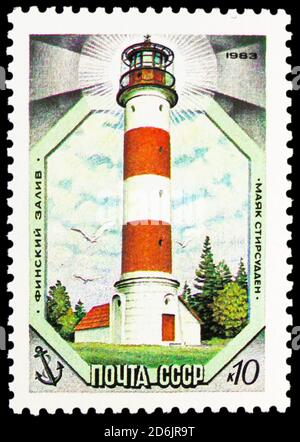 MOSCOU, RUSSIE - 10 SEPTEMBRE 2020 : timbre-poste imprimé en Union soviétique montre le phare de Stirsout (Seivästö), 1954, série Lighthouses, vers 1983 Banque D'Images