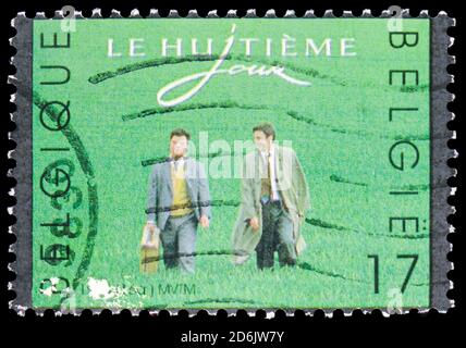MOSCOU, RUSSIE - 15 SEPTEMBRE 2020 : timbre-poste imprimé en Belgique spectacles Festival du film, série, vers 1998 Banque D'Images