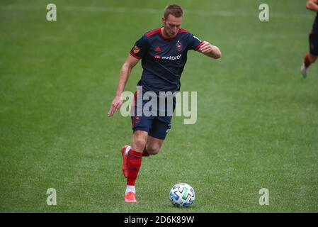 Chicago, États-Unis . 17 octobre 2020. Robert Berić (27), le chef du FC de Chicago Fire, lance le ballon lors d'un match MLS contre la ville Sporting Kanas au stade Solider Field, le samedi 17 octobre 2020, à Chicago, Illinois. Le Fire Tie Sporting KC 2-2 (IOS/ESPA-Images) Credit: European Sports photo Agency/Alay Live News Banque D'Images