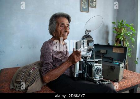 Homai Vyawala, première photojournaliste indienne , (9 décembre 1913 – 15 janvier 2012) Banque D'Images