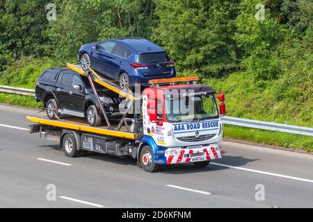 AAA Road Rescue (Leyland). Services de dépannage et d'accident 24 heures sur 24 ; Toyota Auris étant transporté sur Auto transporteur, transporteur de voitures ; camions de livraison de transport d'autoroute, transport, camion, transport, collecte et livraisons, transporteur de véhicules utilitaires multi-voitures, camion, fret spécial, livraison de véhicules, transport de marchandises sur l'autoroute M6. Banque D'Images