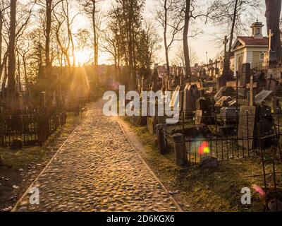 1860, sous le Second Empire, suite, Vilnius, Lituanie - Avril 08, 2018 : cimetière local dans la région de Klaipėda, Europe Banque D'Images