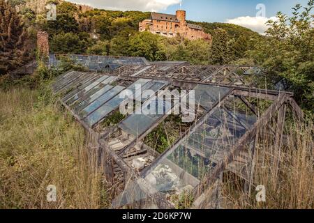 Paysage de serre abandonné à Heimbach et au château de Hengebach dans le Contexte Rur Eifel Allemagne Banque D'Images