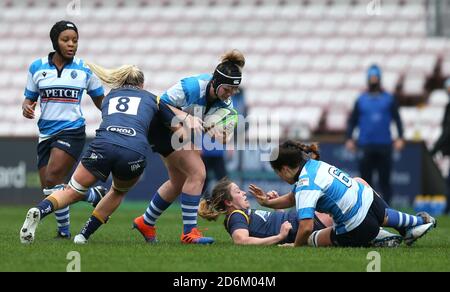 Alana Bainbridge, de Darlington Mowden Park Sharks, et Alex Matthews, de Worcester Warriors Women, lors du match FÉMININ ALLIANZ PREMIER 15S entre Darlington Mowden Park Sharks et Worcester Warriors à la Northern Echo Arena, à Darlington, le samedi 17 octobre 2020. (Credit: Chris Booth | MI News) Credit: MI News & Sport /Alay Live News Banque D'Images