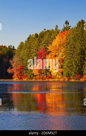 422 acres promis Land Lake à promis Land State Park est Situé dans les montagnes Pocono de Pennsylvanie Banque D'Images