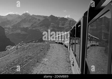 Alpes Suisses : le Jungfraujoch la conduite des trains jusqu'à Wengen et Lauterbrunnen Banque D'Images