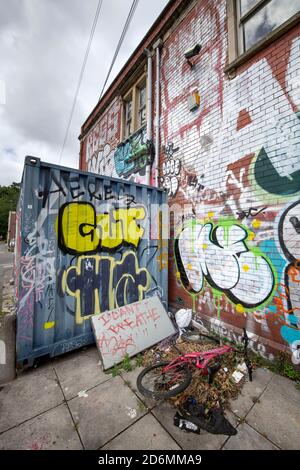 Graffiti dans la région de St Paul de la ville de Bristol y compris une référence à « Je ne peux pas respirer » de George Floyd plaidoyer Banque D'Images