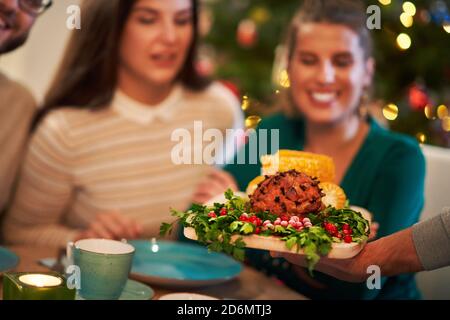 Jambon de Noël servi sur la table Banque D'Images