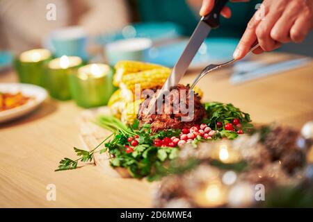 Jambon de Noël servi sur la table Banque D'Images