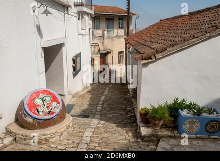 Petite rue pavée, Pano Lefkara, Chypre. Banque D'Images